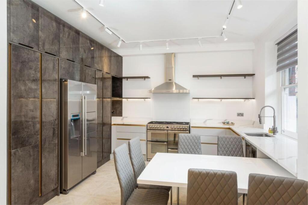 Modern Chelsea Flat, 3Bd 2Bath, With Parking Apartment London Luaran gambar