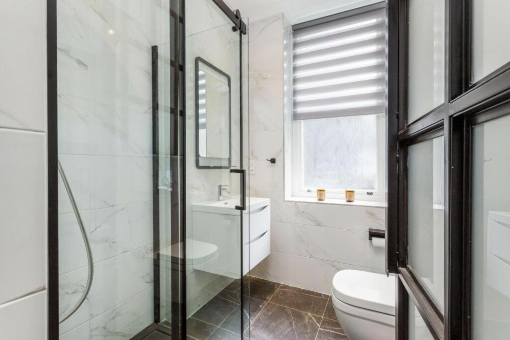 Modern Chelsea Flat, 3Bd 2Bath, With Parking Apartment London Luaran gambar